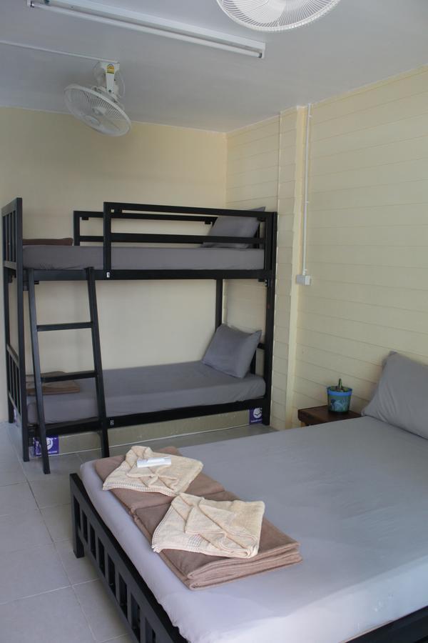 The Oasis Hostel Chinatown (Adults Only) Bangkok Dış mekan fotoğraf